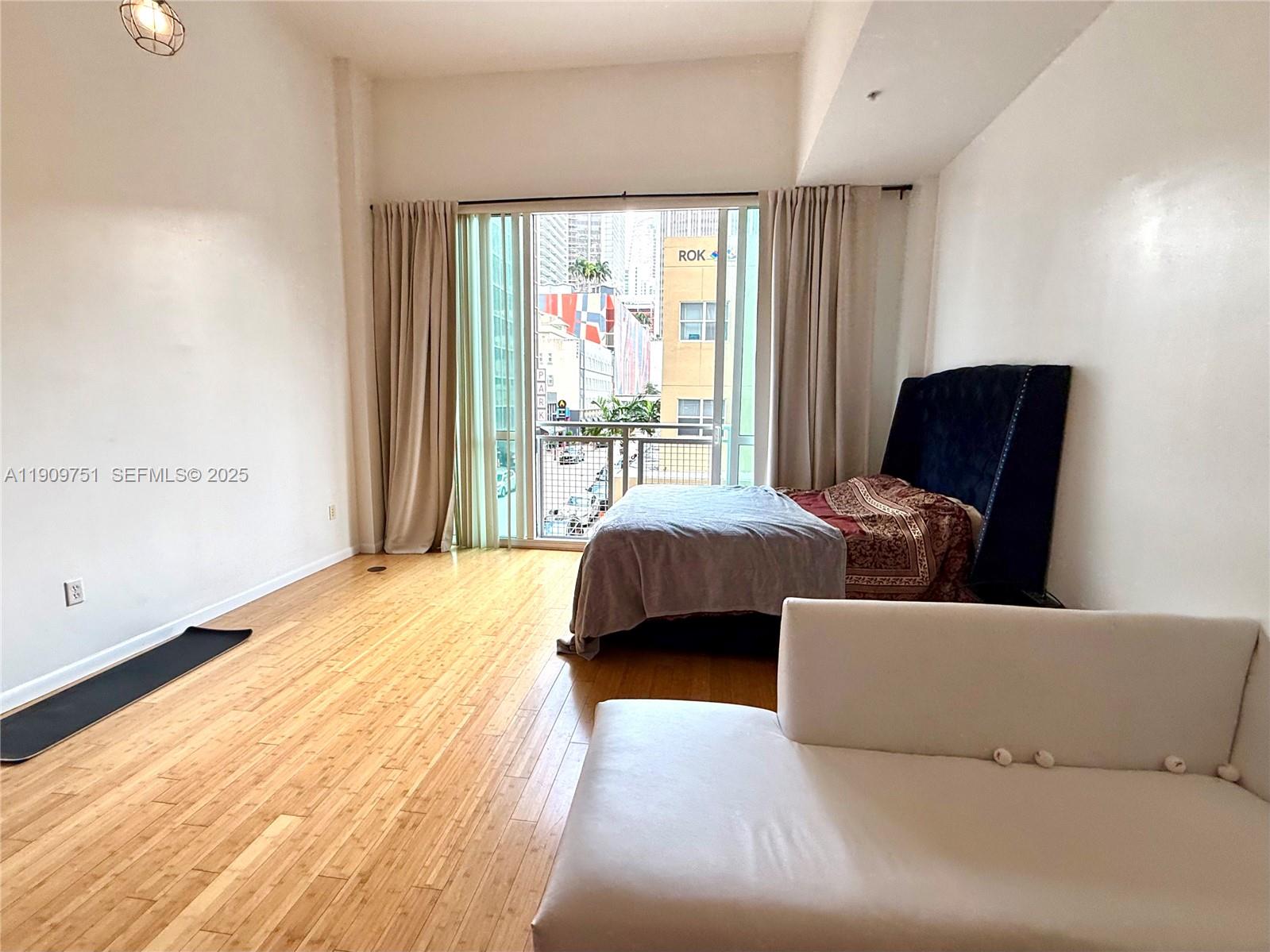 VIZCAYNE SOUTH CONDO - Residential