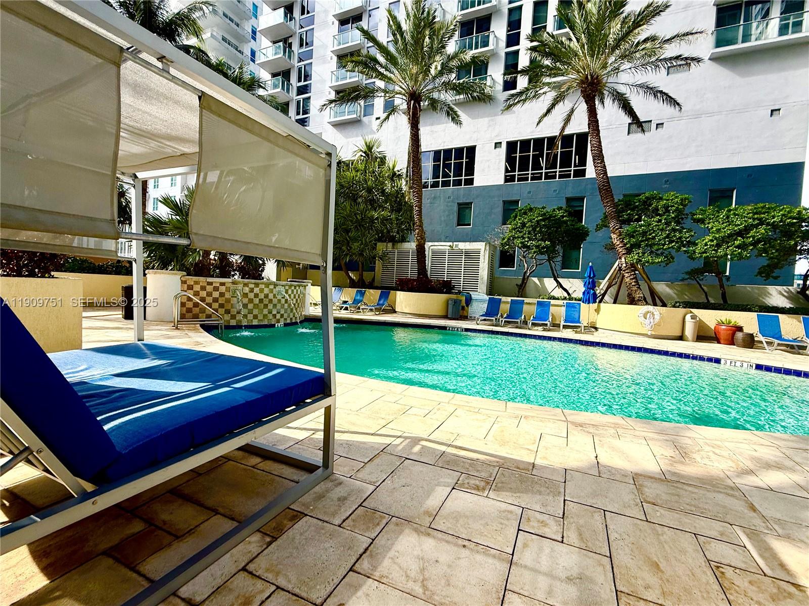 VIZCAYNE SOUTH CONDO - Residential