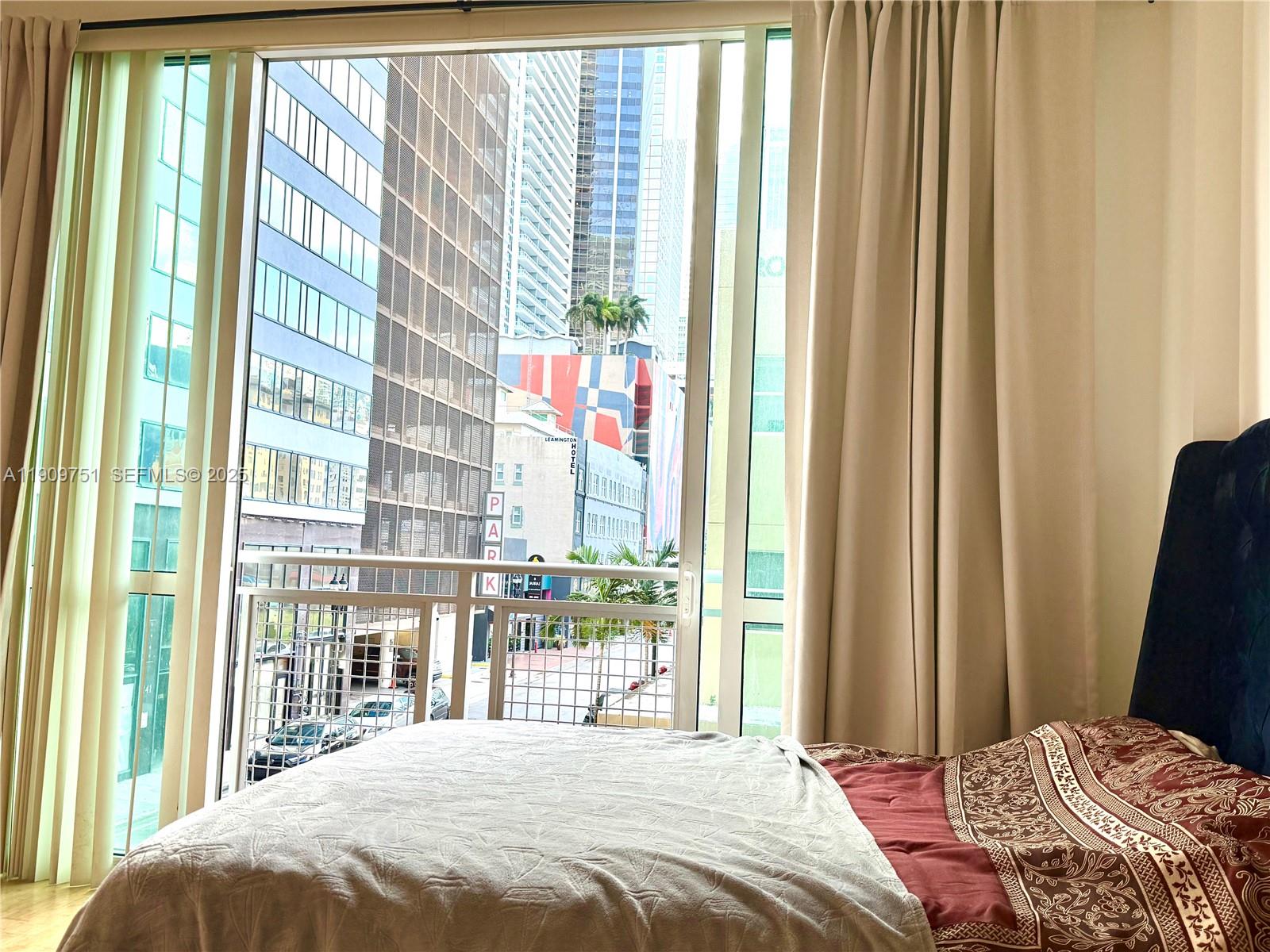 VIZCAYNE SOUTH CONDO - Residential