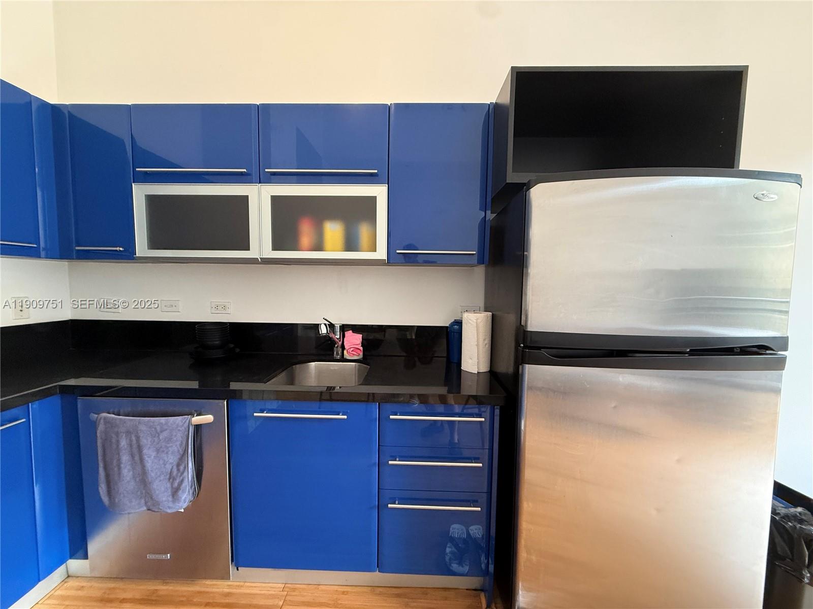 VIZCAYNE SOUTH CONDO - Residential