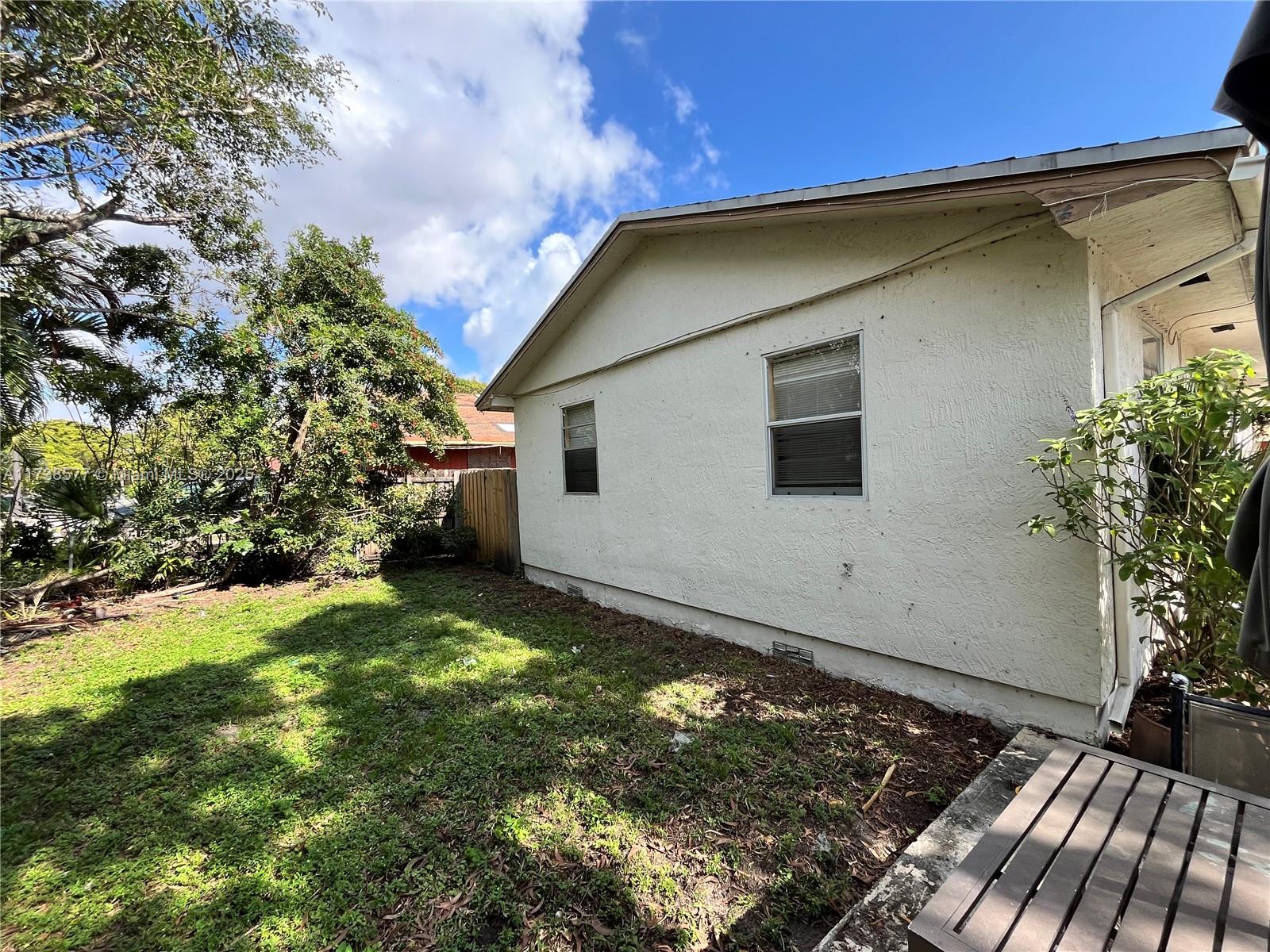 800 Nw 6th Ave, Pompano Beach, Broward County, Florida - 4 Bedrooms  
2 Bathrooms - 