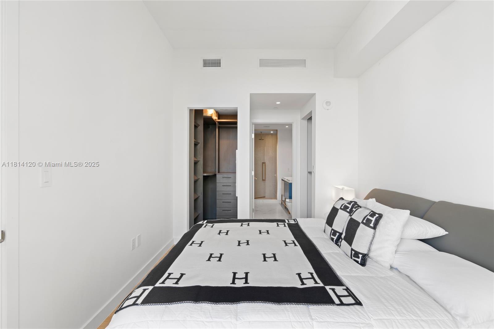 2678 TIGERTAIL CONDO - Residential Lease