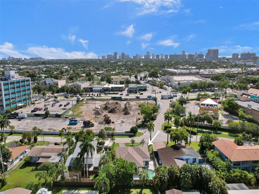 Photo of 3351 NE 20th Ave, Oakland Park, FL 33306 (MLS # A11632903)