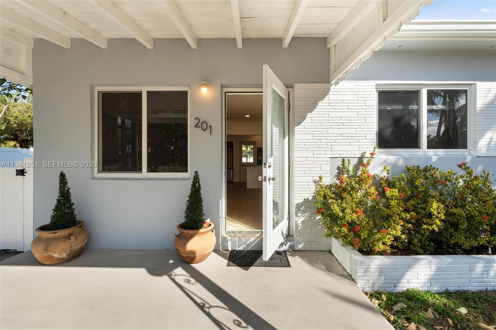 JUDY MANORS - Residential