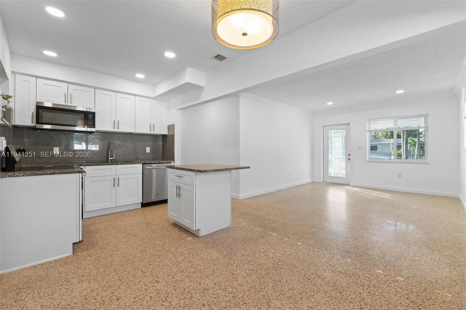 JUDY MANORS - Residential