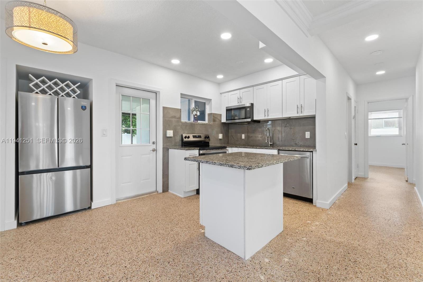 JUDY MANORS - Residential