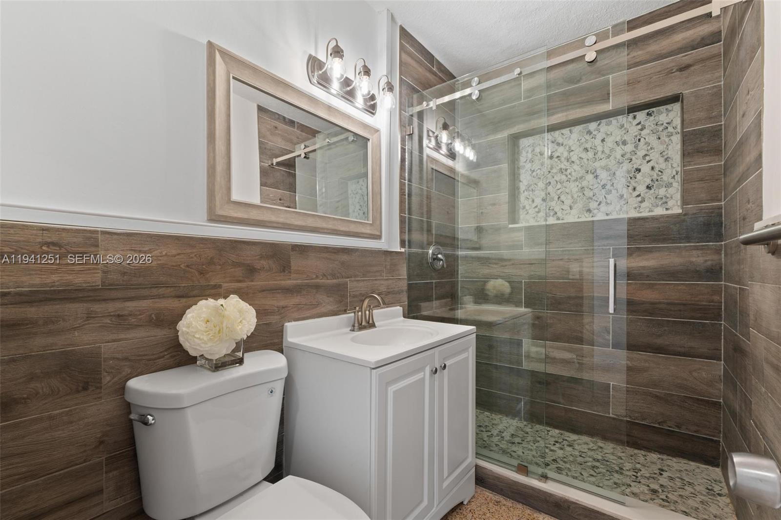 JUDY MANORS - Residential