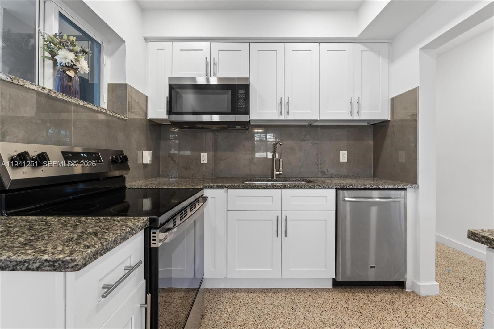 JUDY MANORS - Residential