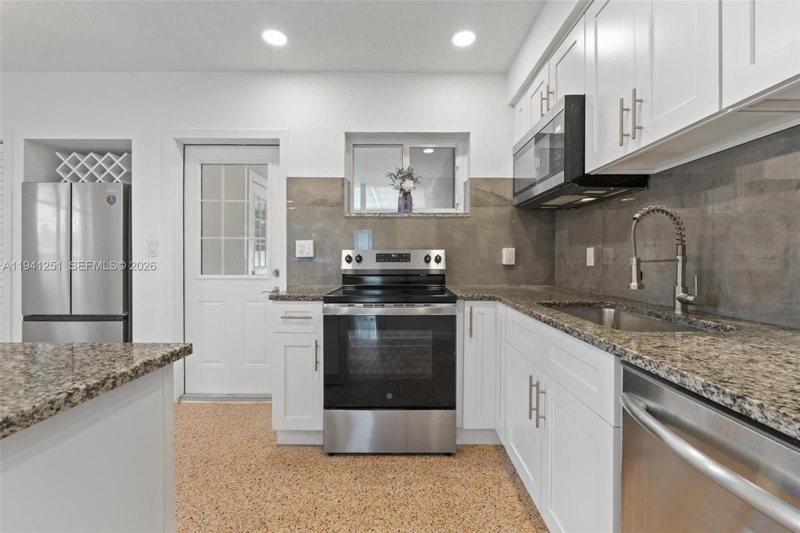 JUDY MANORS - Residential