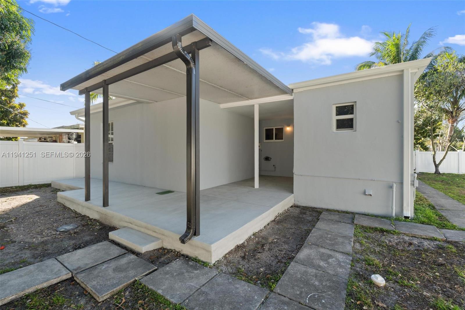 JUDY MANORS - Residential