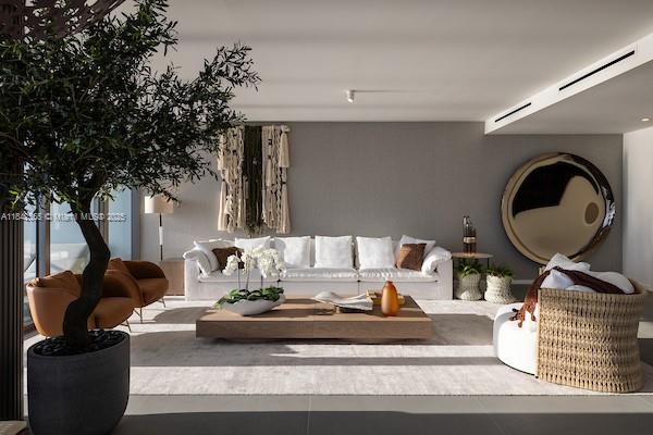 2000 Ocean - Residential