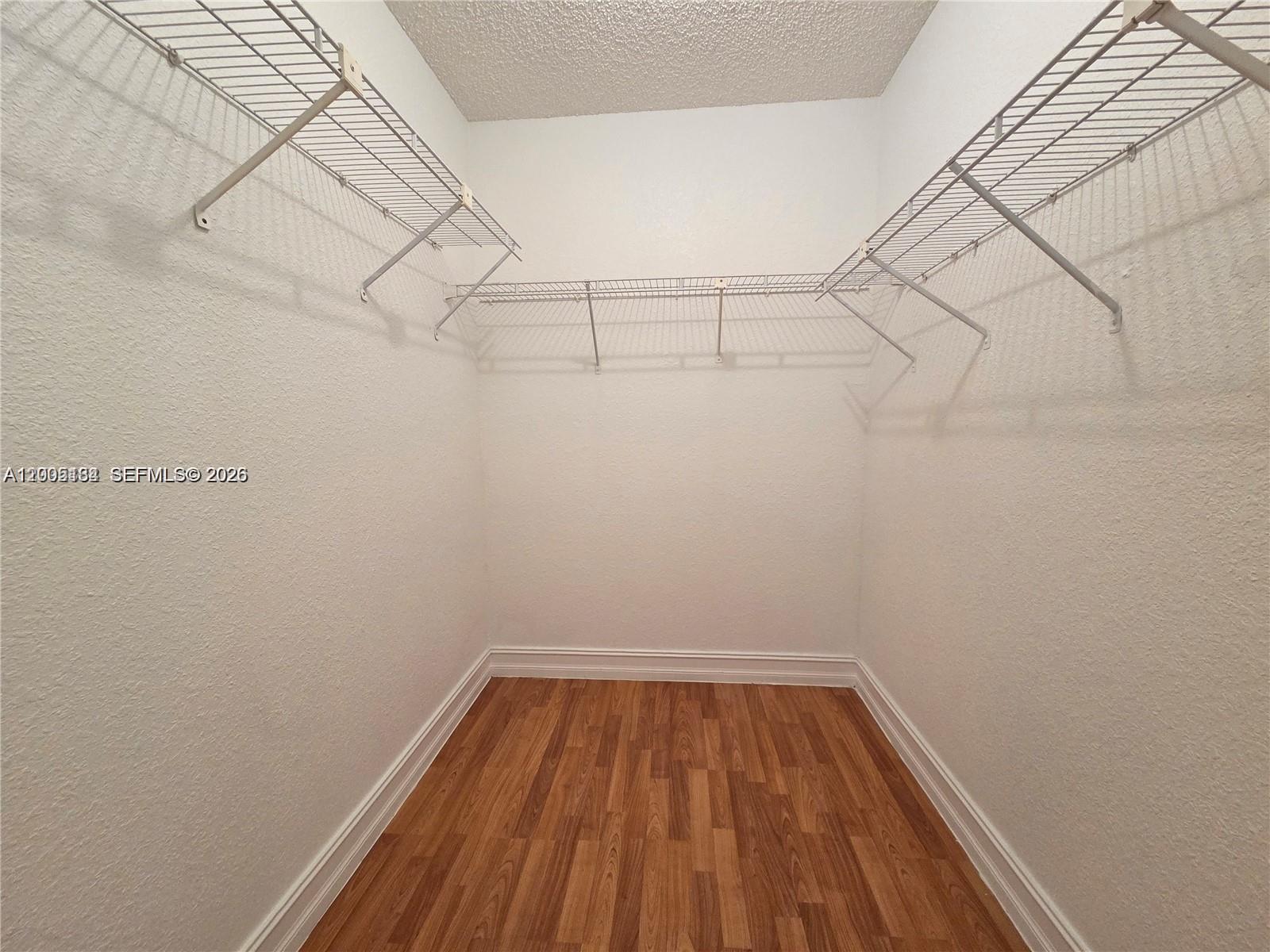 VISTA LAGO AT THE HAMMOCK - Residential