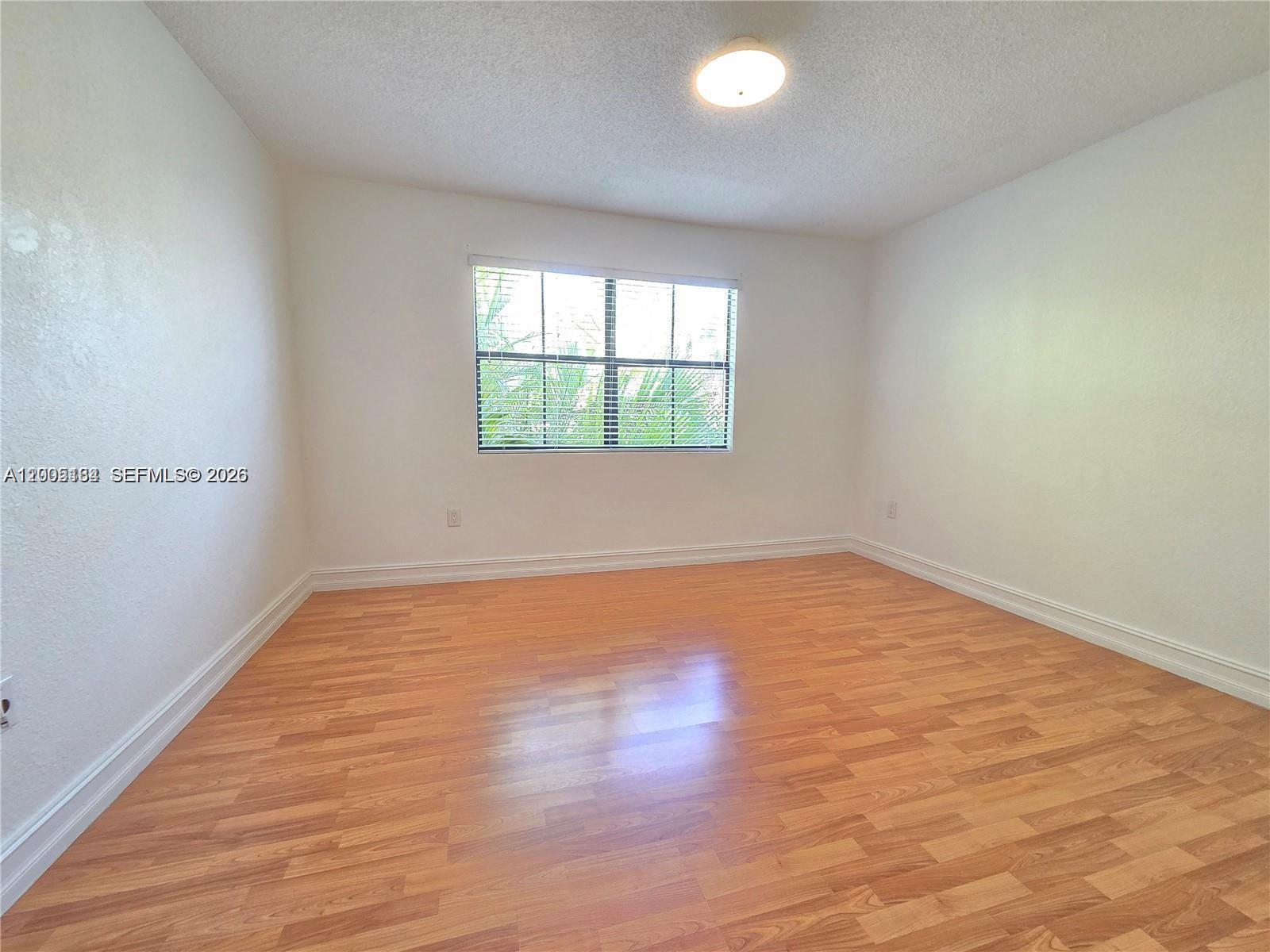 VISTA LAGO AT THE HAMMOCK - Residential