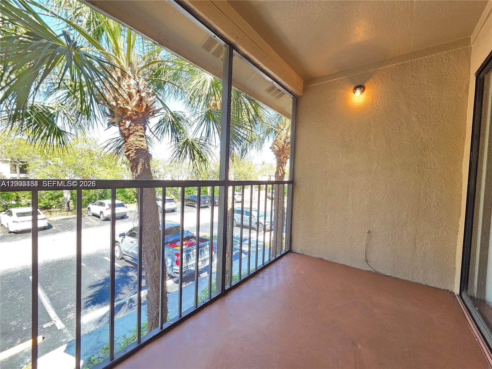 VISTA LAGO AT THE HAMMOCK - Residential