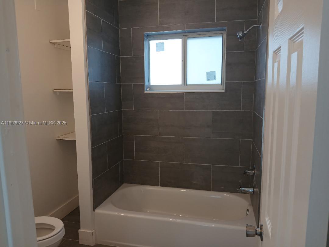 GLADYS PARK - Residential