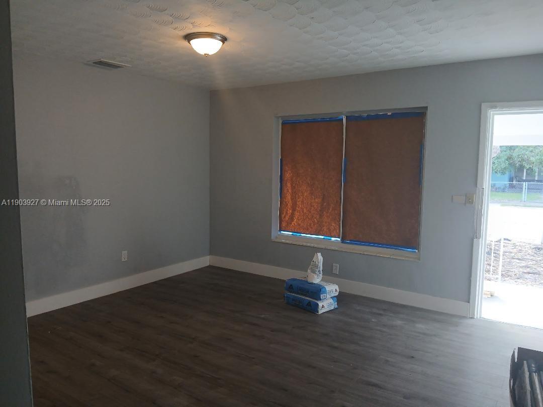 GLADYS PARK - Residential