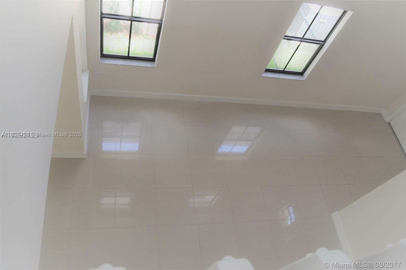 VINTAGE ESTATES - Residential Lease