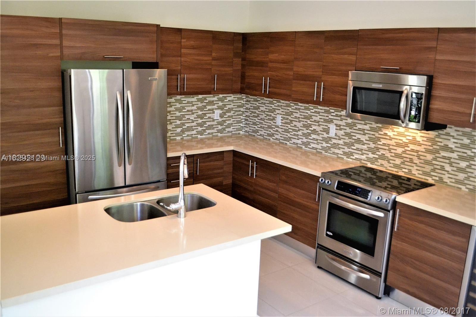 VINTAGE ESTATES - Residential Lease