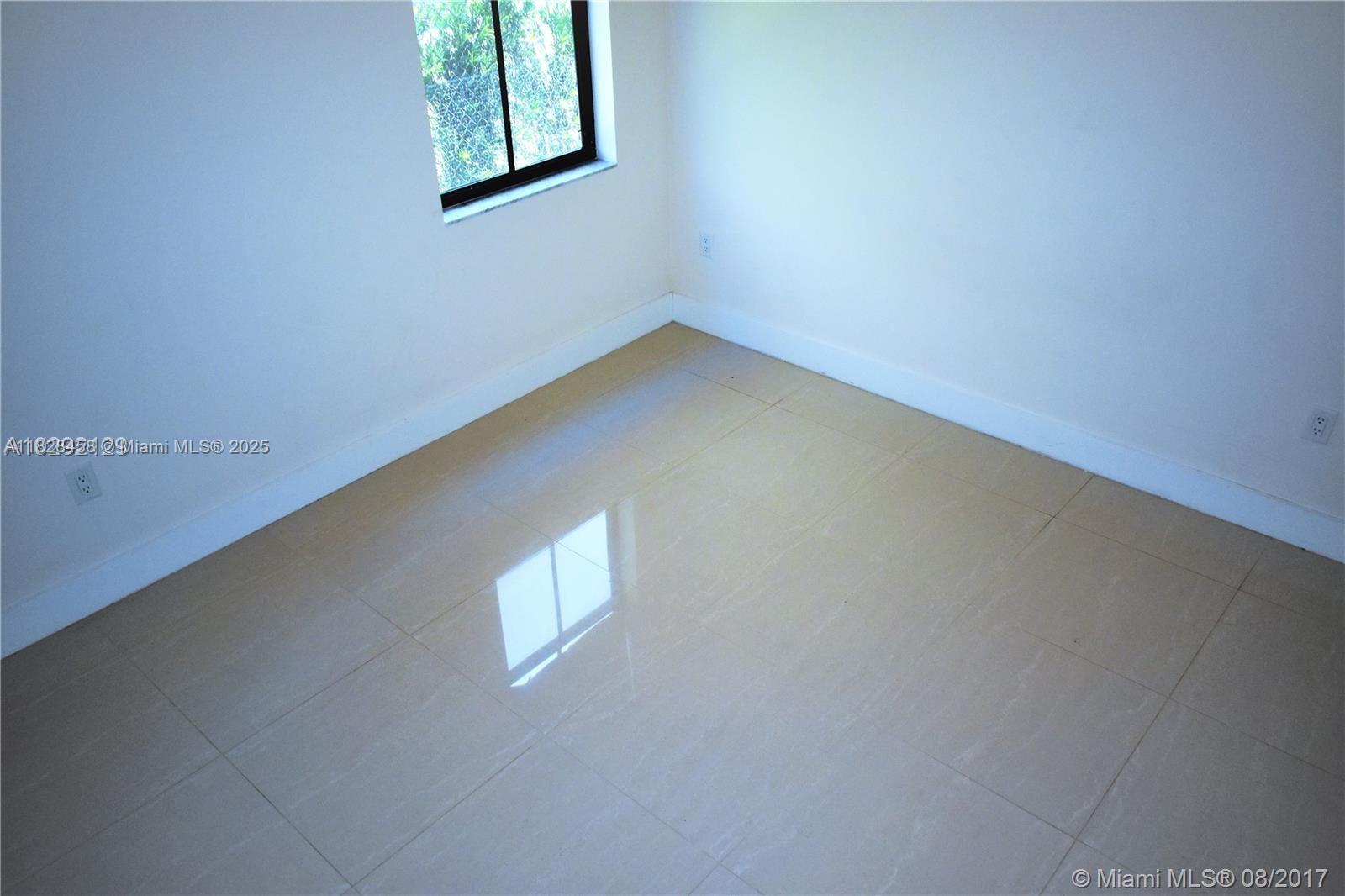 VINTAGE ESTATES - Residential Lease