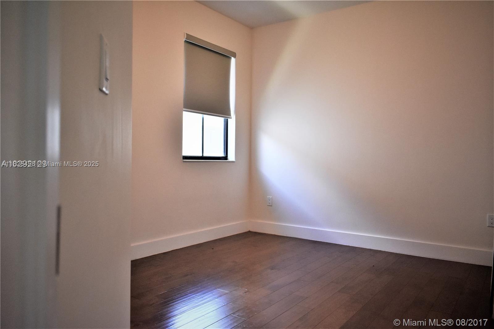 VINTAGE ESTATES - Residential Lease