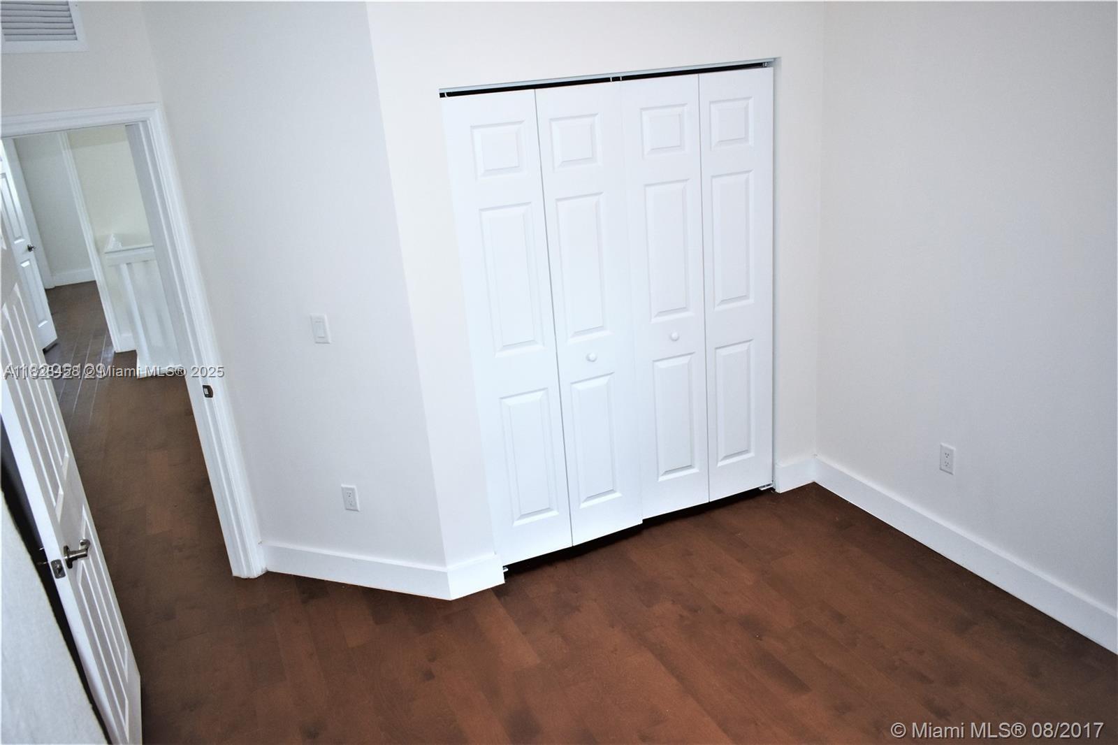 VINTAGE ESTATES - Residential Lease