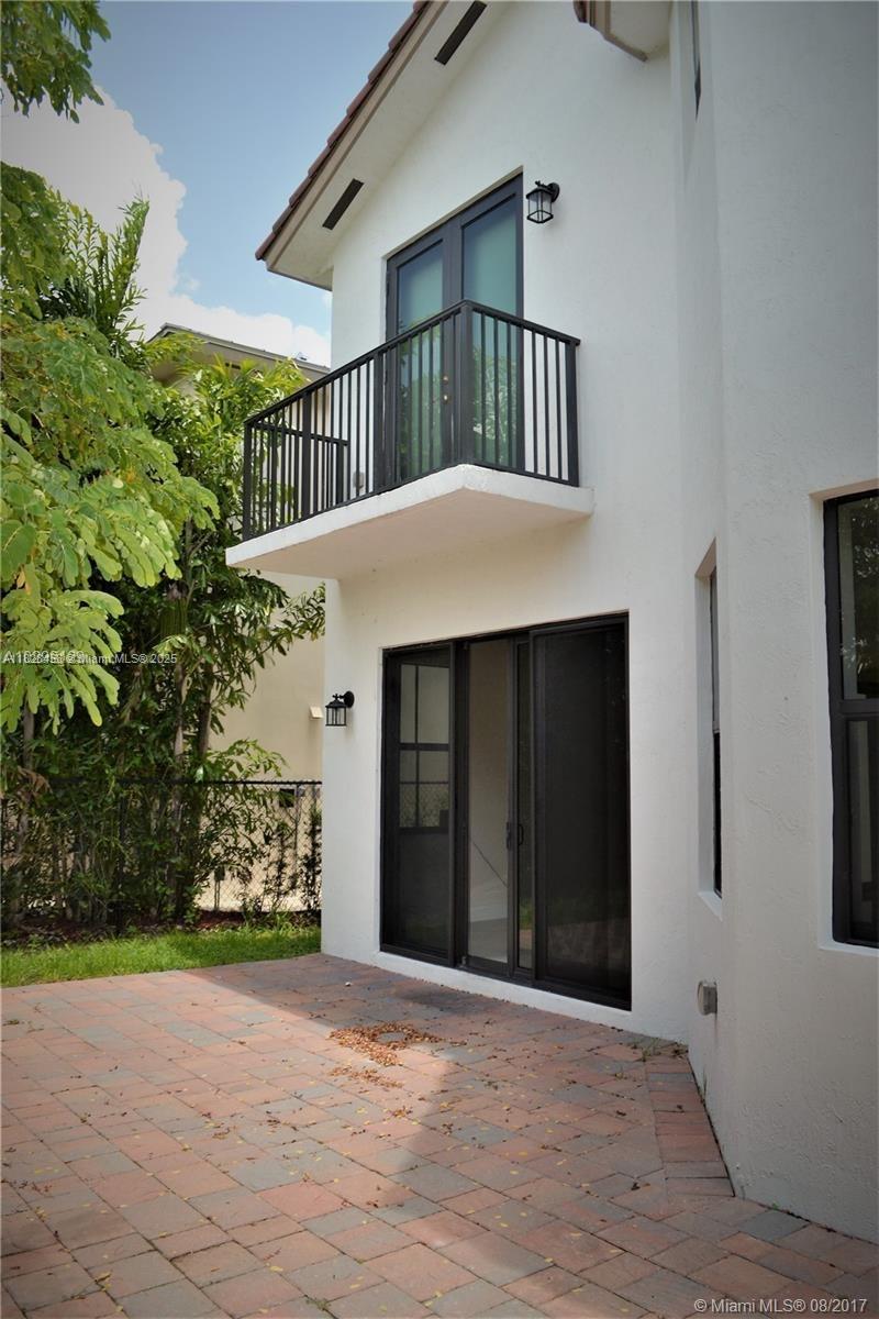 VINTAGE ESTATES - Residential Lease