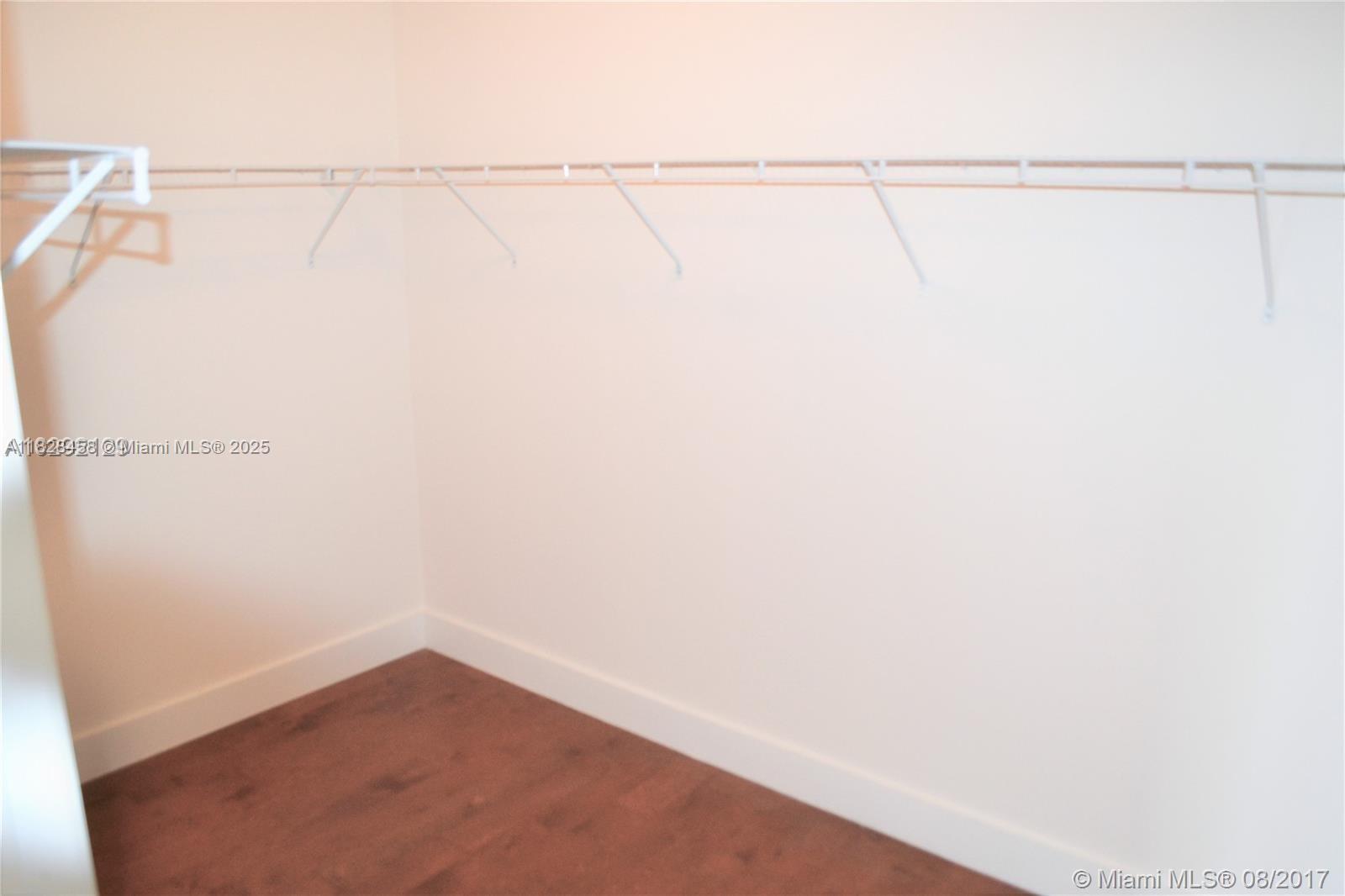 VINTAGE ESTATES - Residential Lease