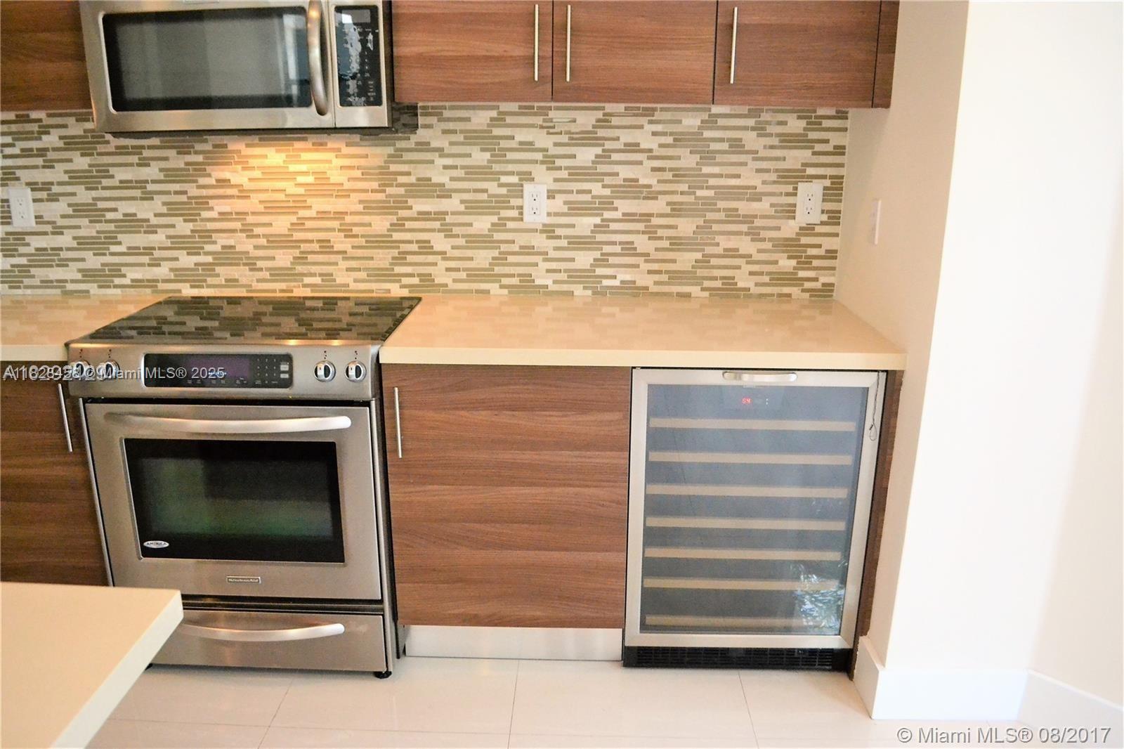 VINTAGE ESTATES - Residential Lease