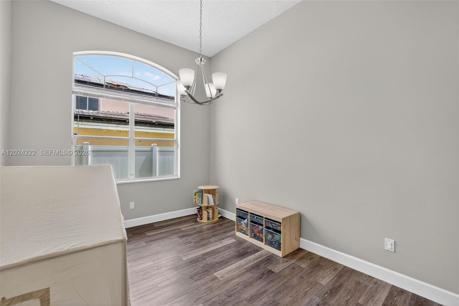 TWIN ACRES - Residential