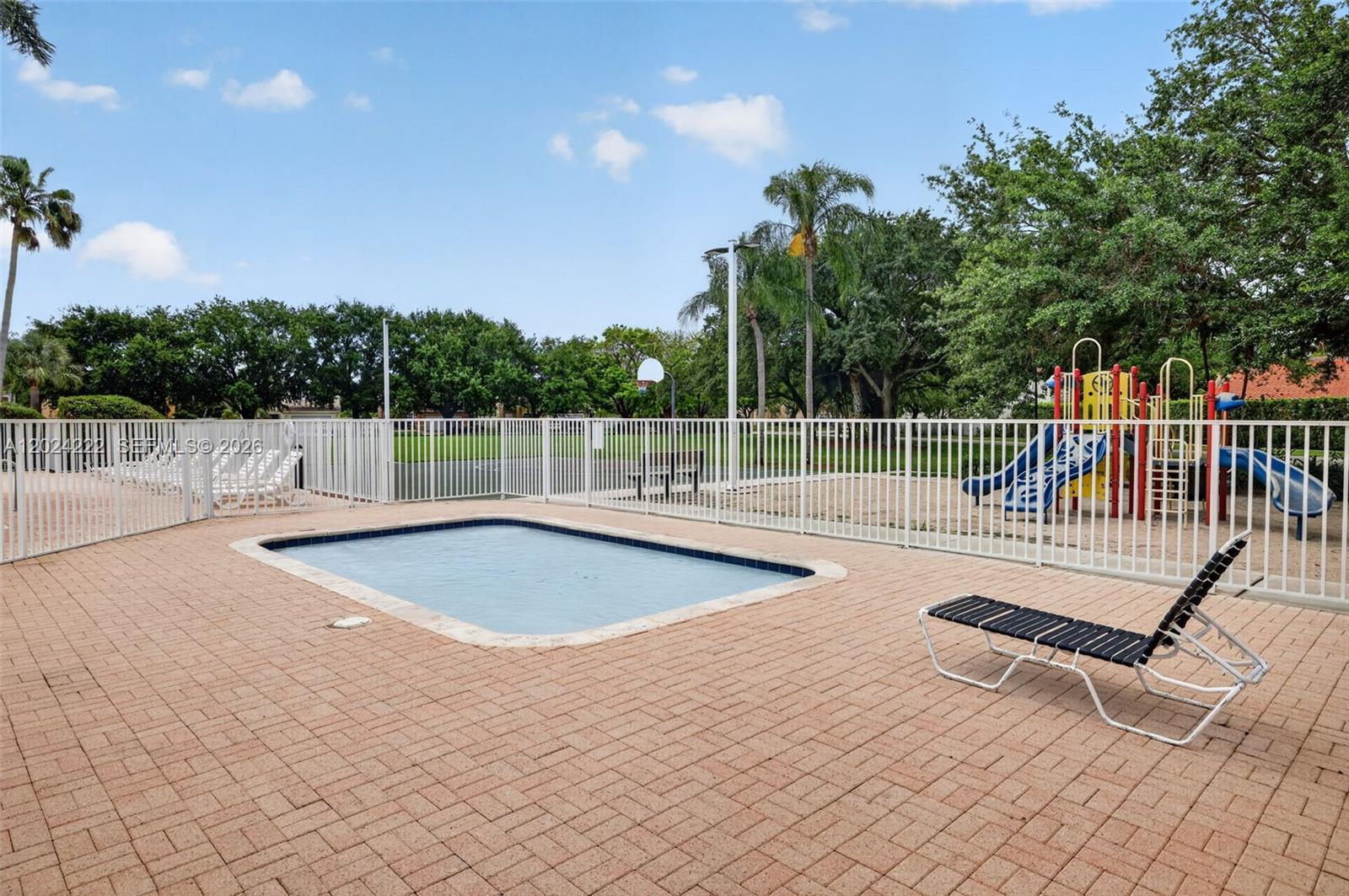 TWIN ACRES - Residential