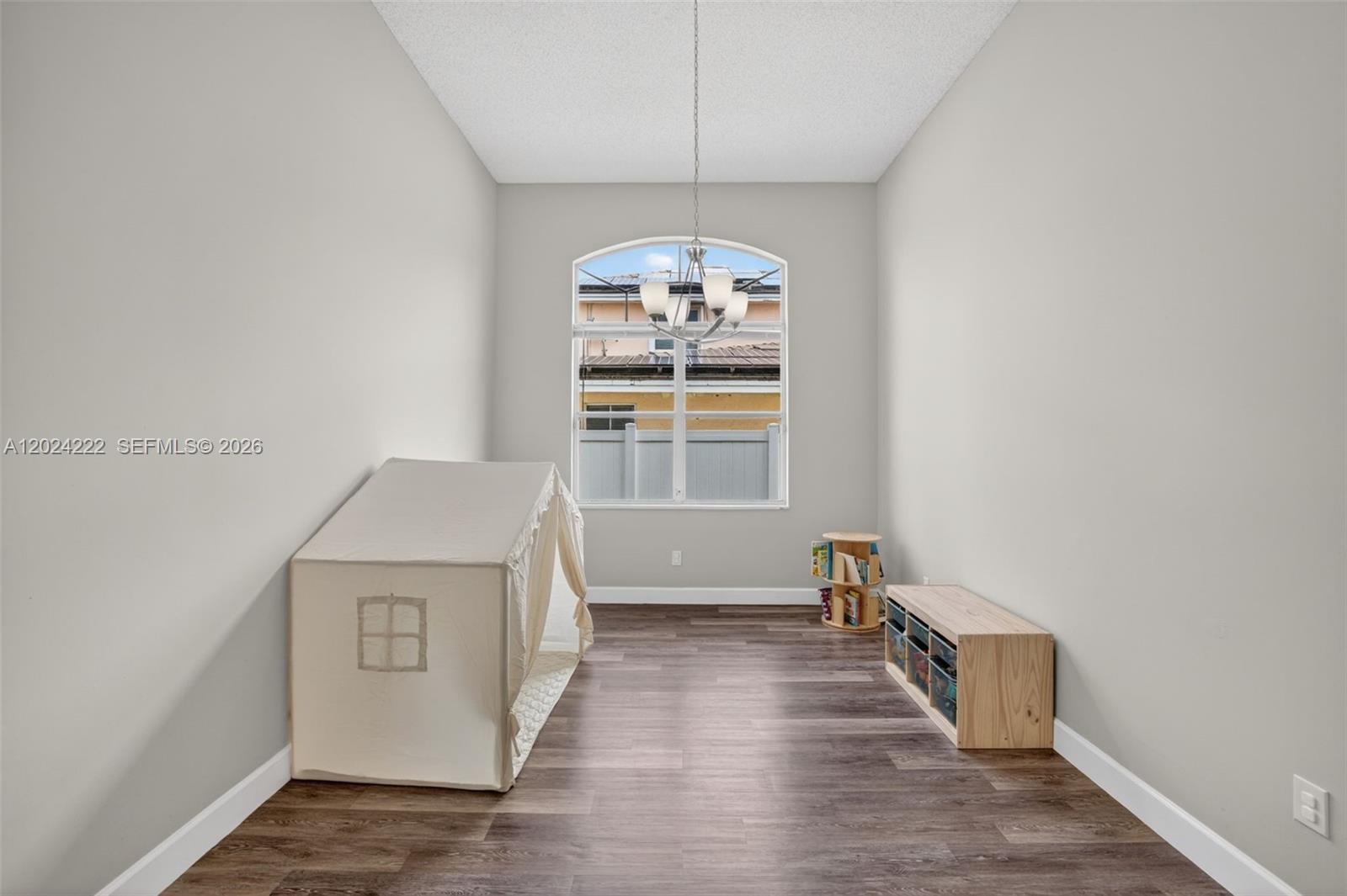 TWIN ACRES - Residential