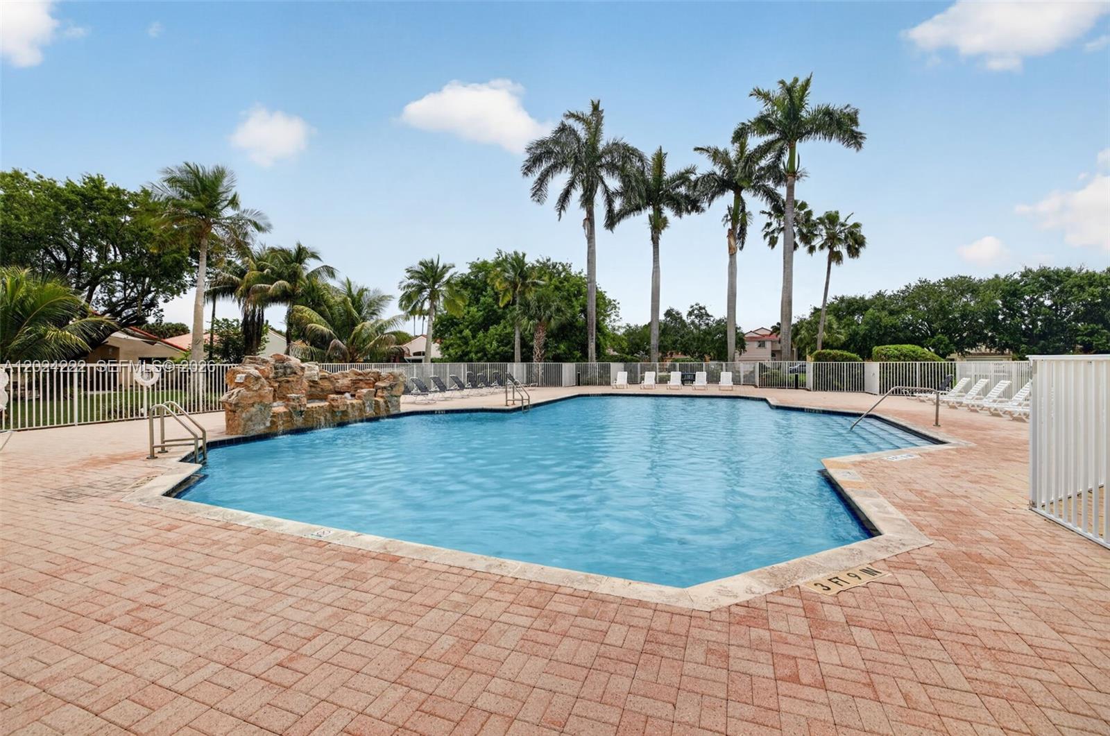 TWIN ACRES - Residential