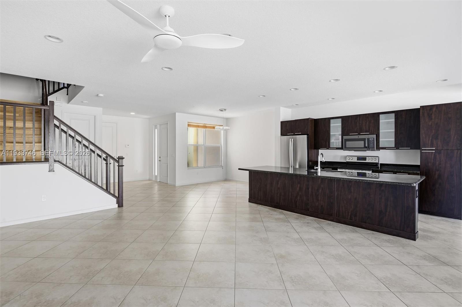 BLUE LAKE TOWNHOMES - Residential