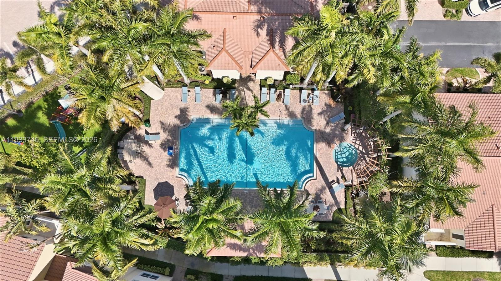 BLUE LAKE TOWNHOMES - Residential