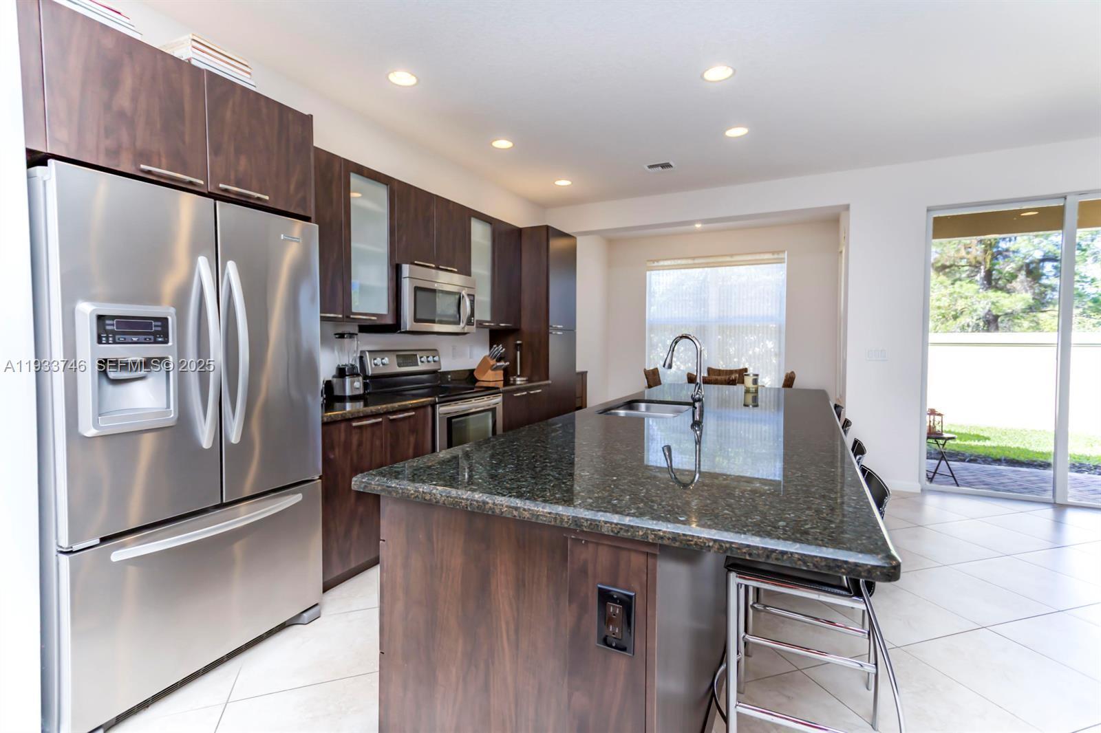 BLUE LAKE TOWNHOMES - Residential