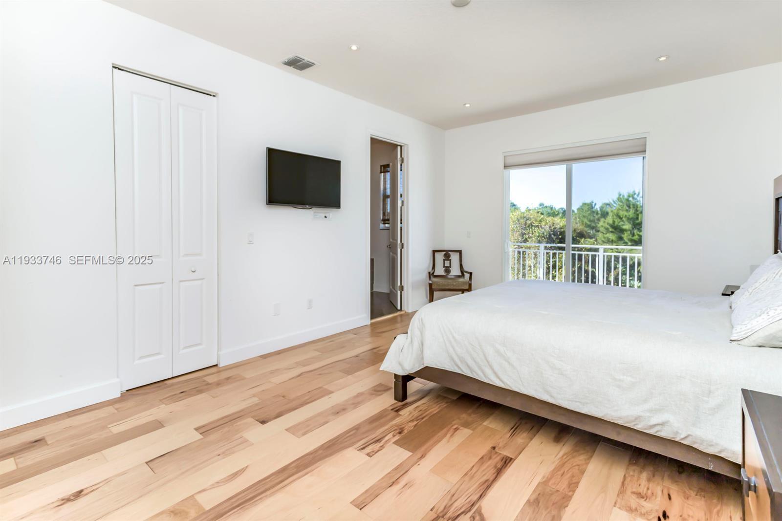 BLUE LAKE TOWNHOMES - Residential