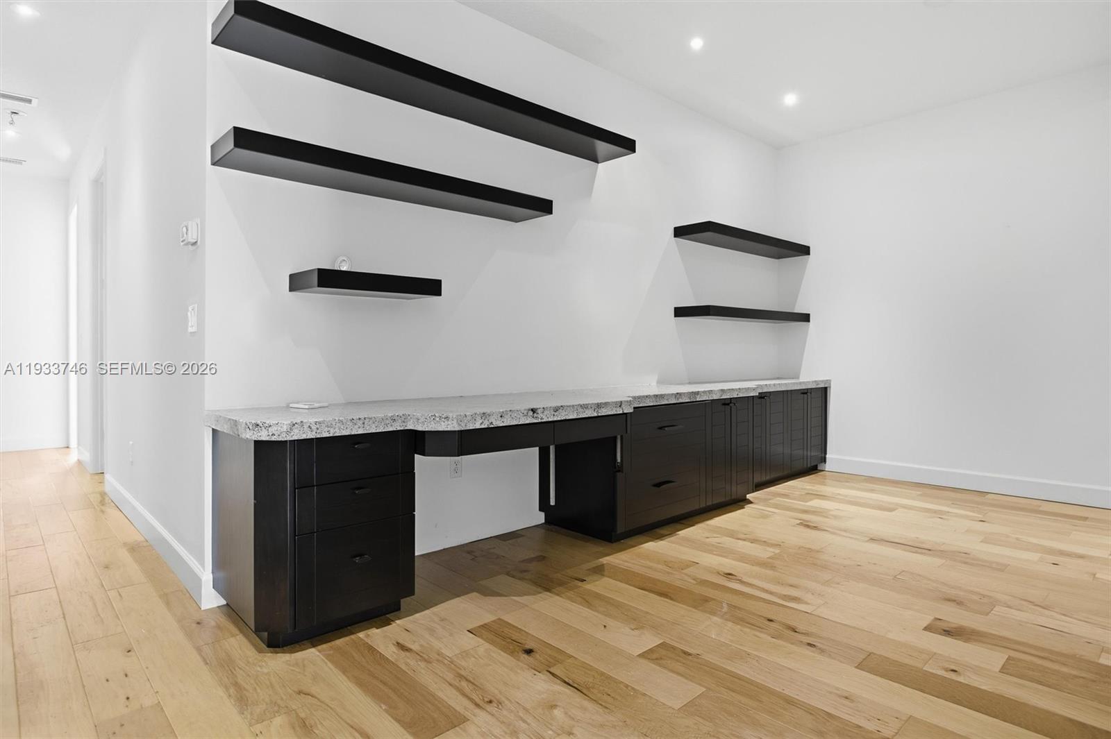 BLUE LAKE TOWNHOMES - Residential