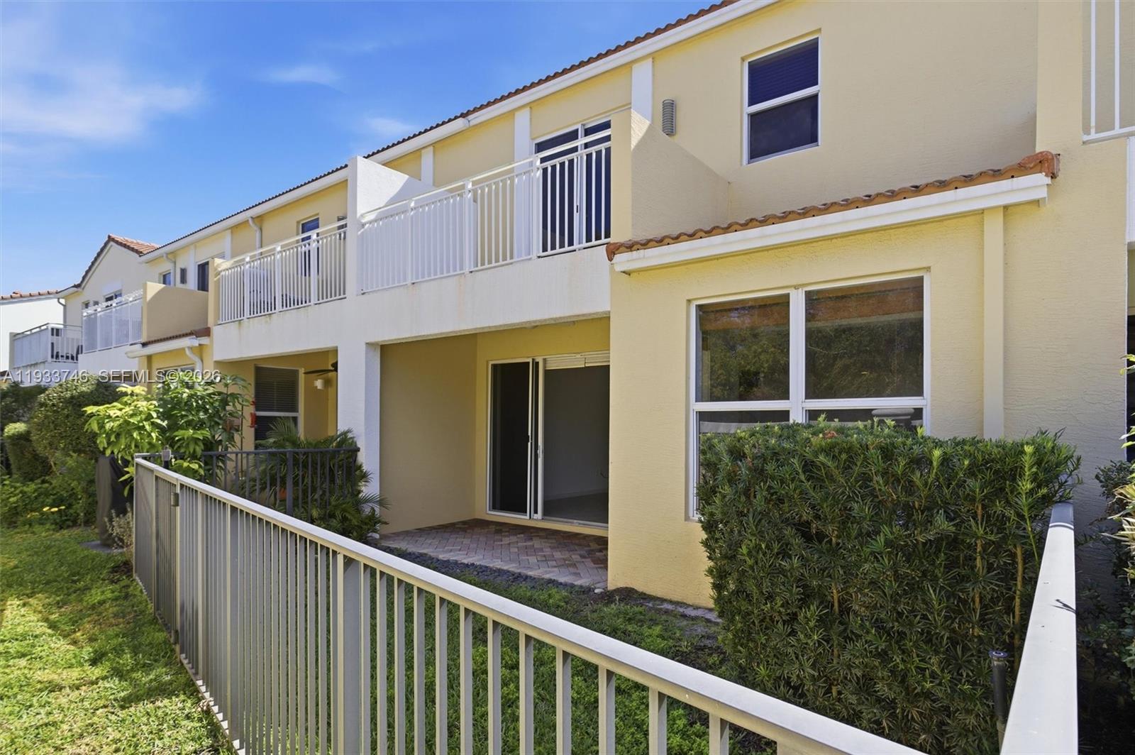 BLUE LAKE TOWNHOMES - Residential