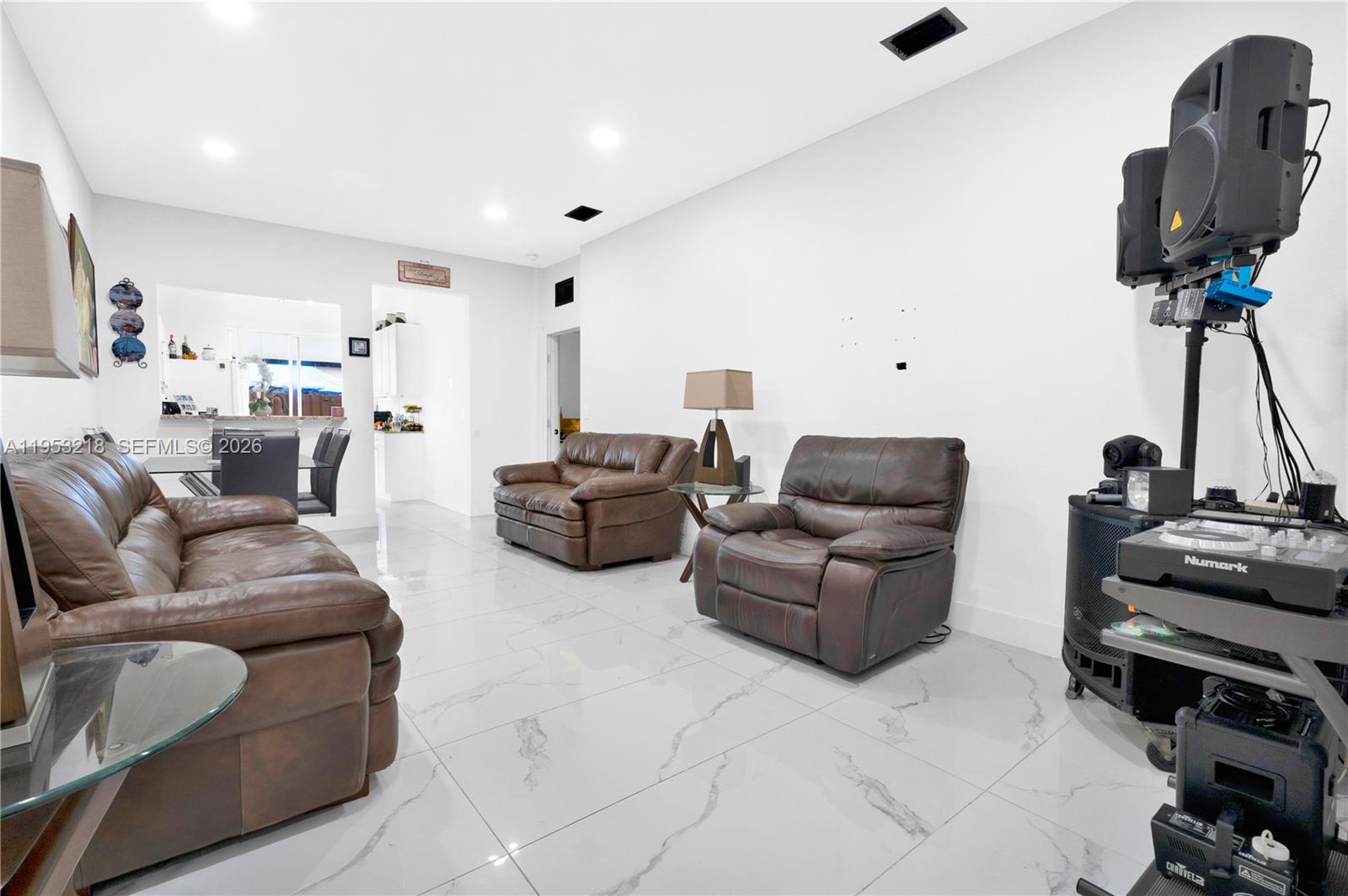 MOWRY VILLAS - Residential