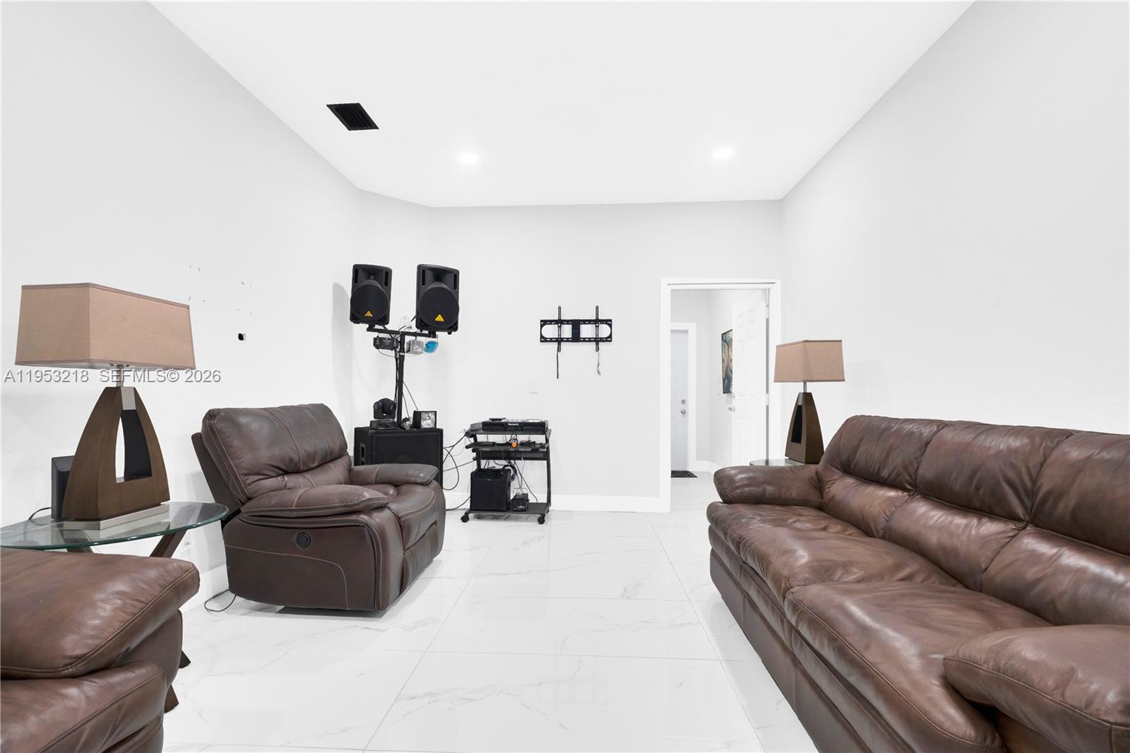 MOWRY VILLAS - Residential