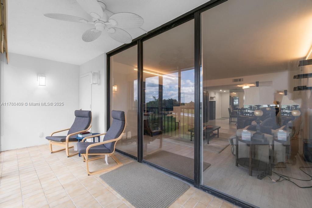 COUNTRY CLUB APTS AT BONAV - Residential