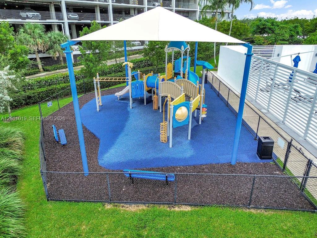 THE OAKS I CONDO - Residential