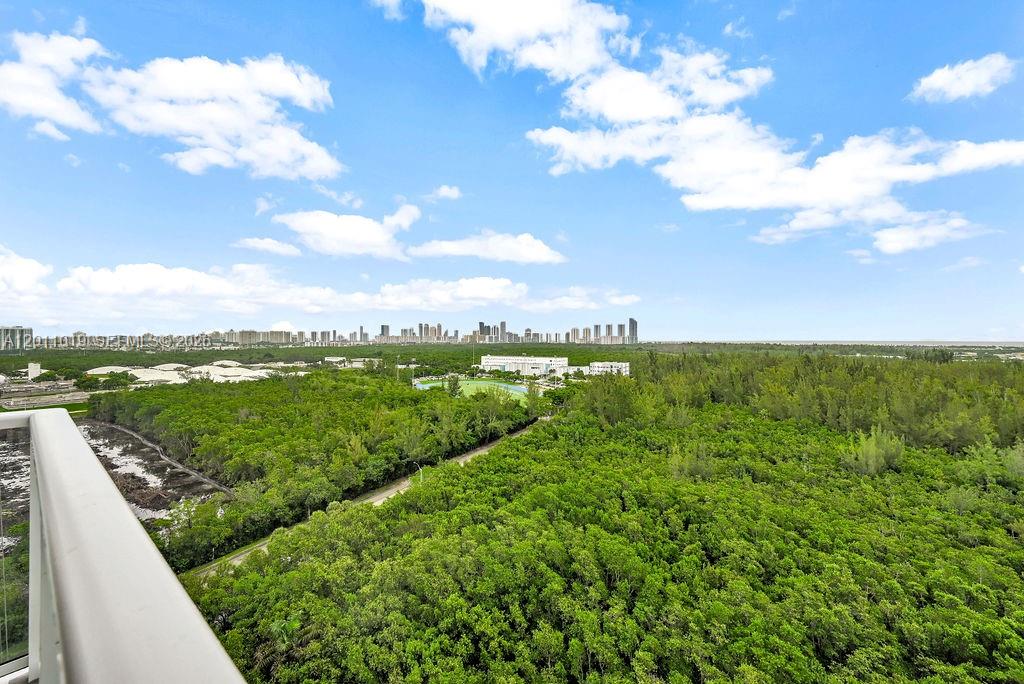 THE OAKS I CONDO - Residential