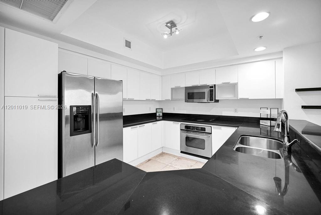 THE OAKS I CONDO - Residential