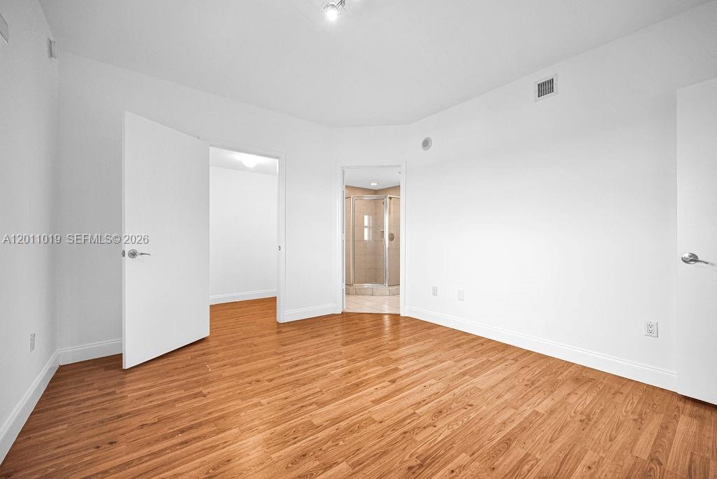THE OAKS I CONDO - Residential