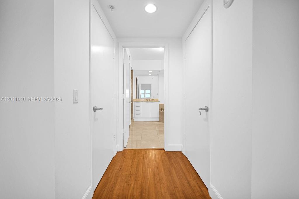 THE OAKS I CONDO - Residential