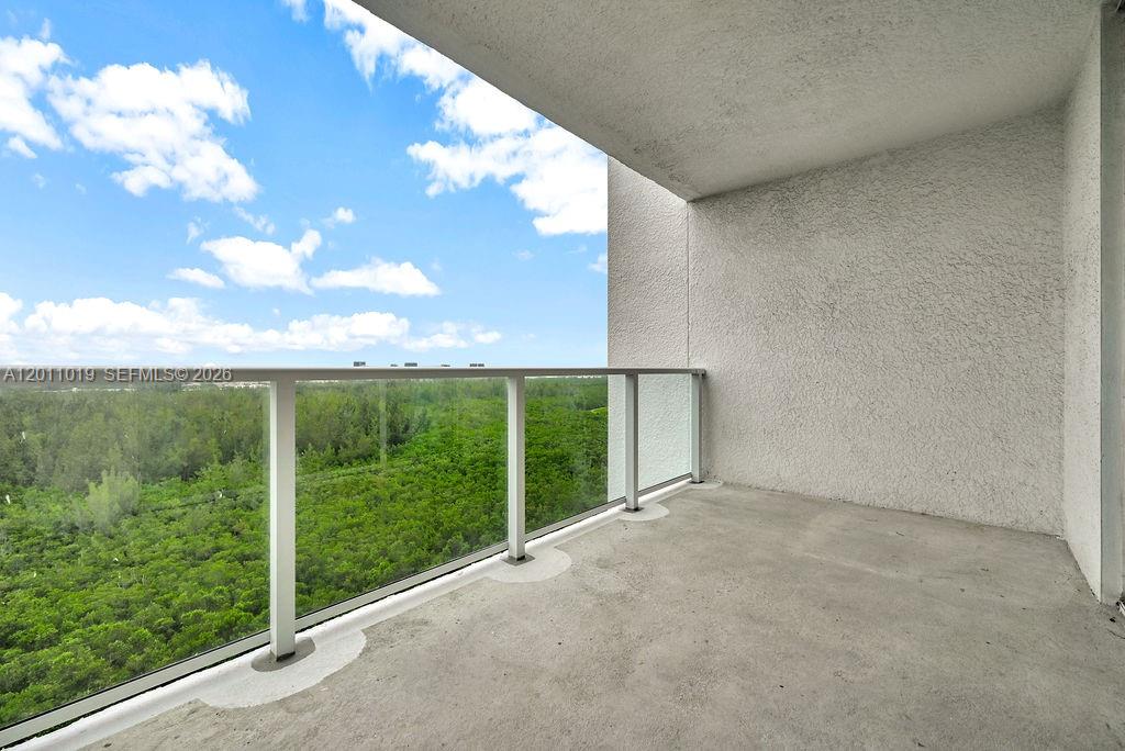 THE OAKS I CONDO - Residential