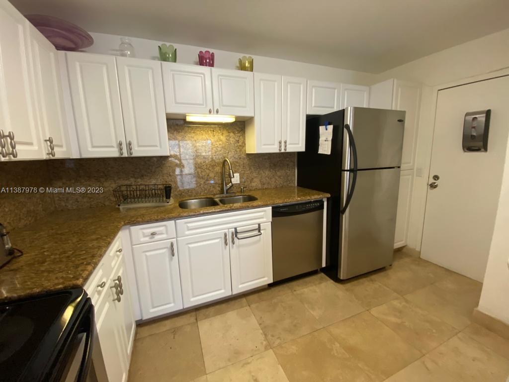 QUADOMAIN TOWER I AND IV - Residential Lease