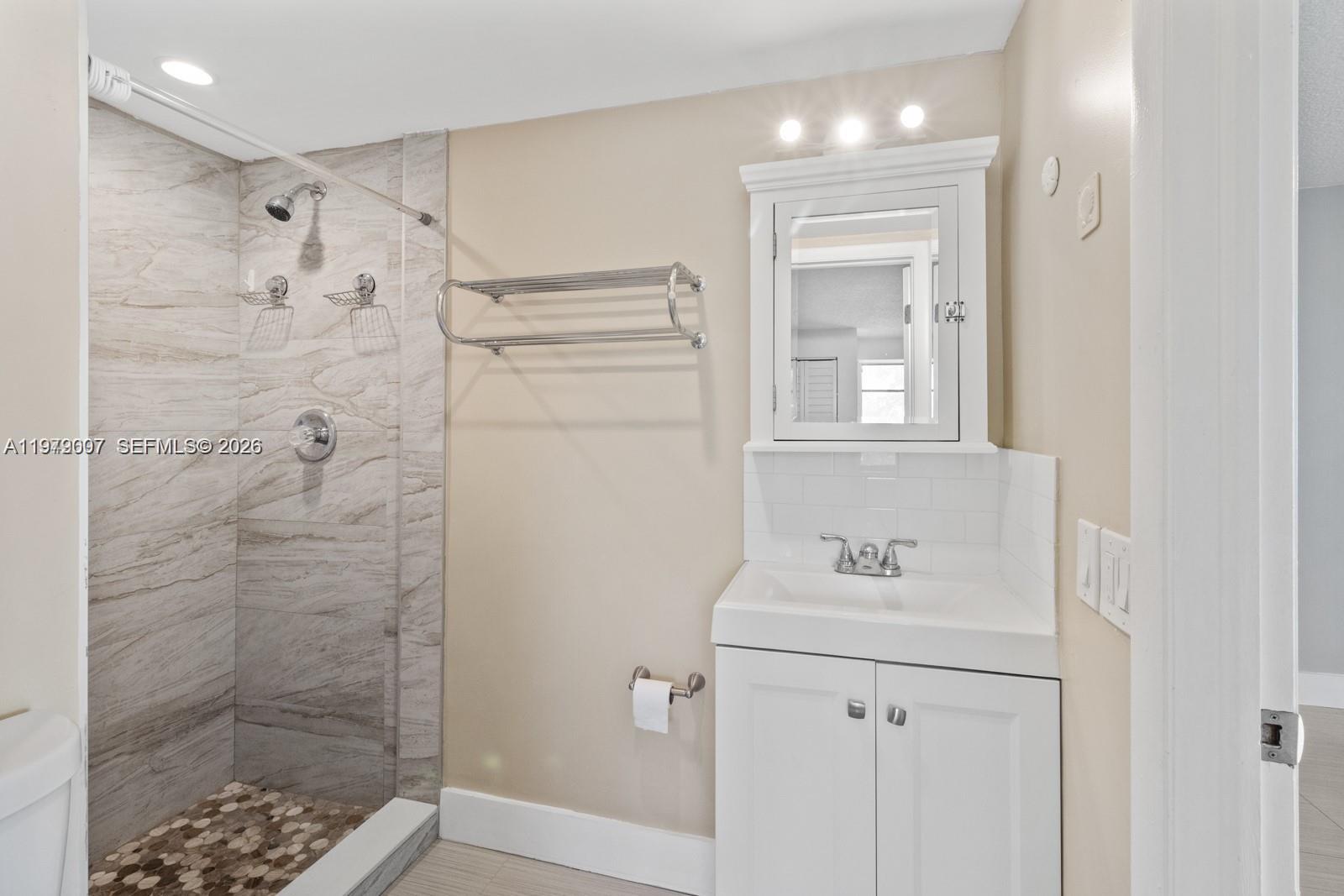 EL BOSQUE AT LITTLE HAVAN - Residential Lease