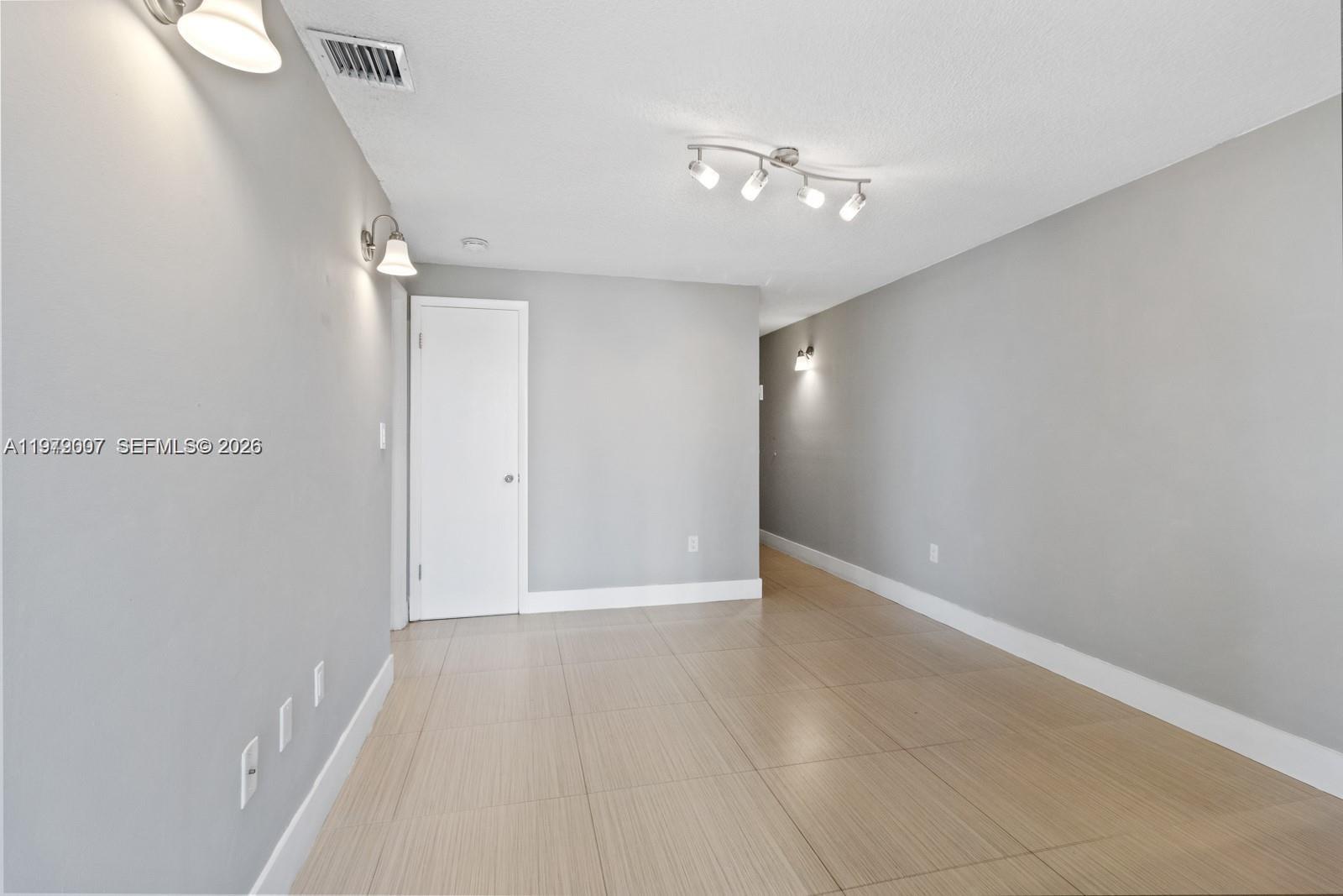 EL BOSQUE AT LITTLE HAVAN - Residential Lease